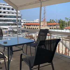 Unique 100 Meters From Hostal Lárnaca